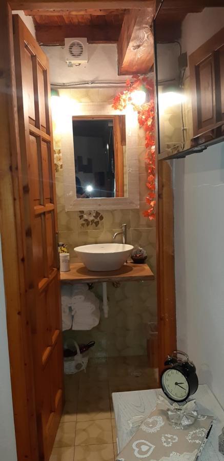 Ca' Du Barbe: Tra Le Alpi E Il Mare Villa Mendatica Bagian luar foto